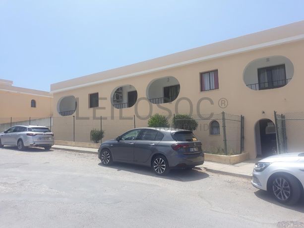 Escritório + 2 Arrecadações