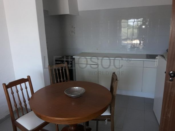 Apartamento T1 + 2 Arrecadações