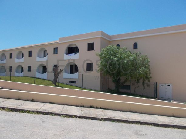 Apartamento T2 + 2 Arrecadações