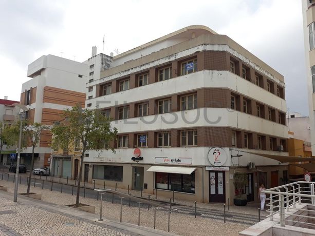 Edifício de 6 pisos para Escritórios · Portimão