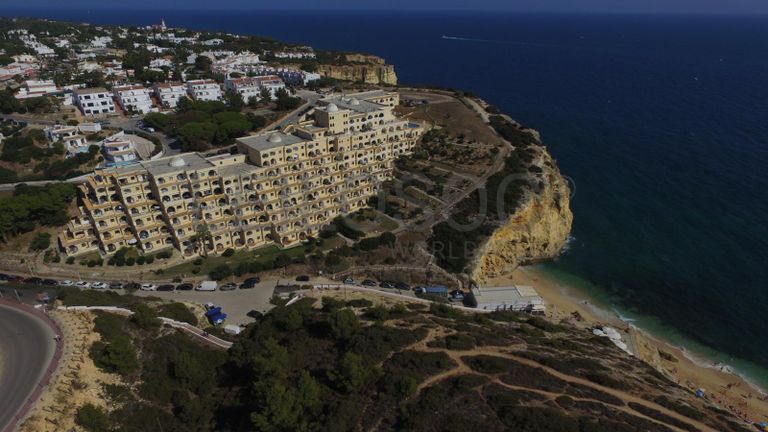 Apartamento T1 + 2 Arrecadações