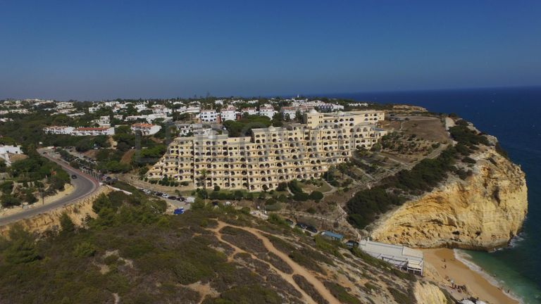 Apartamento T2 + 2 Arrecadações