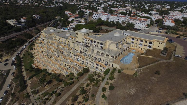 Apartamento T2 + 2 Arrecadações