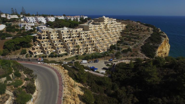 Bar + 4 Arrecadações