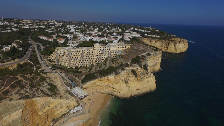 Escritório + Arrecadação