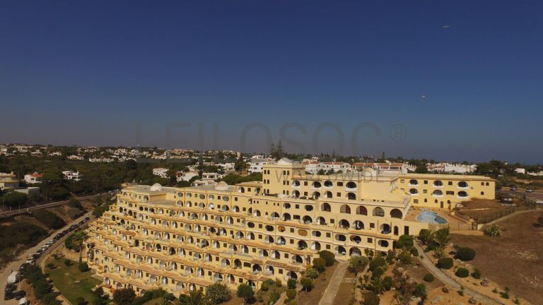 Escritório + Arrecadação