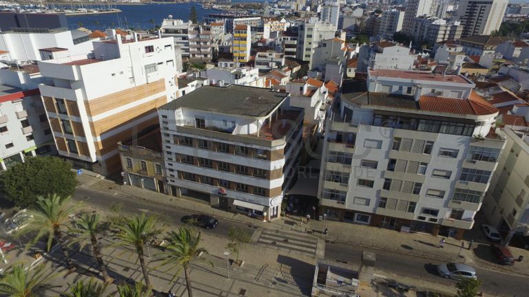 Edifício de 6 pisos para Escritórios · Portimão