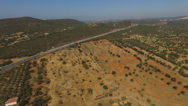 Terrenos · Monteiros - S. Sebastião (Loulé)