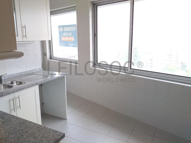 Apartamento T3 + Lugar de Garagem + Arrumo · V. N. de Gaia