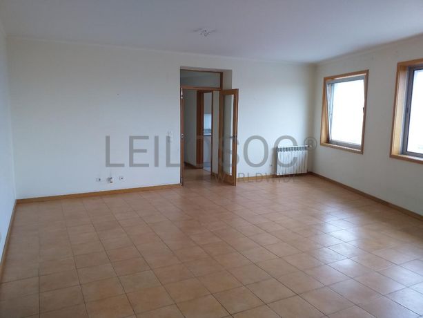 Apartamento T3 + Lugar de Garagem + Arrumo · V. N. de Gaia