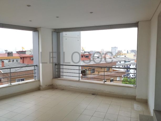 Apartamento T3 + Lugar de Garagem + Arrumo · V. N. de Gaia