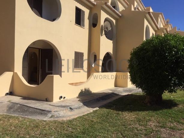 Apartamento T2 + 2 Arrecadações