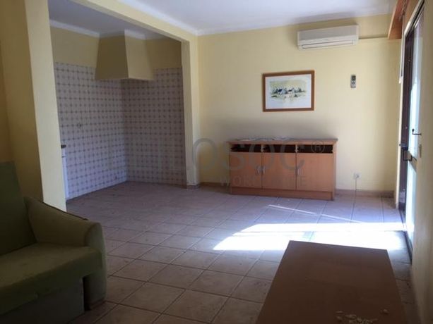 Apartamento T2 + 2 Arrecadações