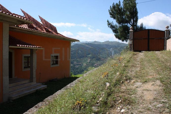 Moradia V4+1 · Baião