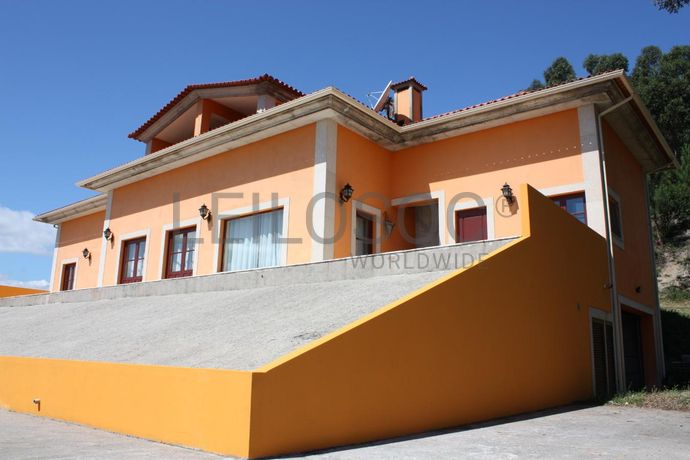 Moradia V4+1 · Baião