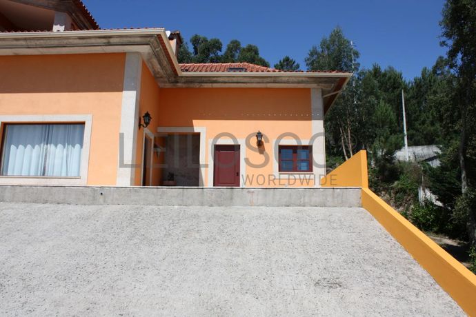 Moradia V4+1 · Baião