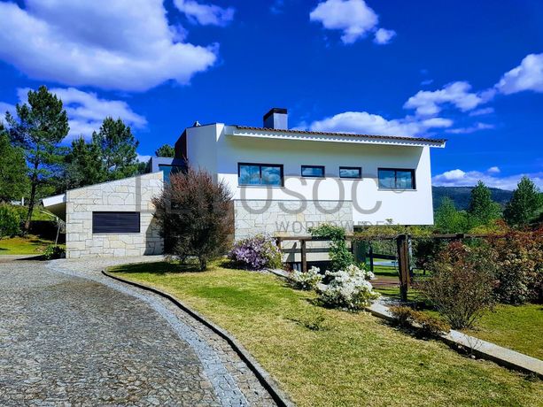 Moradia V4 c/piscina · Mondim de Basto