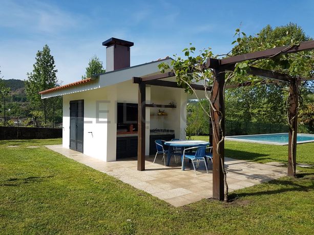 Moradia V4 c/piscina · Mondim de Basto