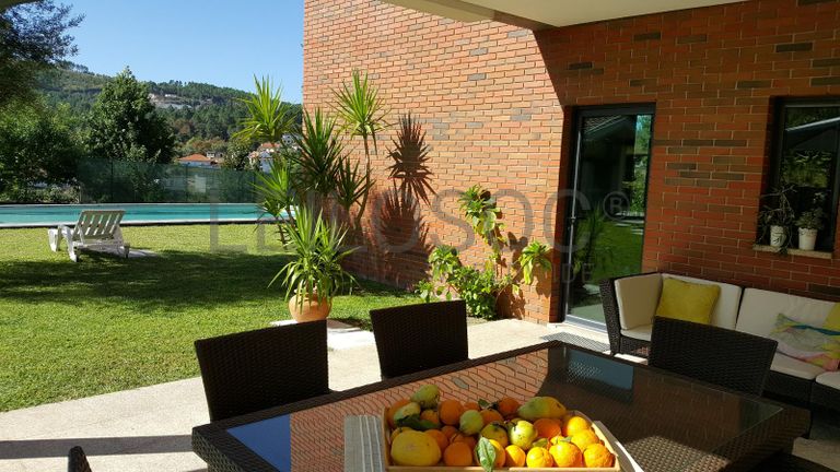 Moradia V4 c/piscina · Mondim de Basto