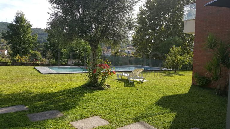 Moradia V4 c/piscina · Mondim de Basto