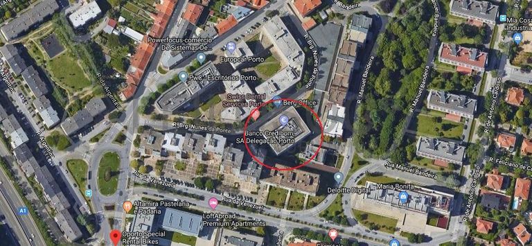 Escritório + 2 Garagens · Porto