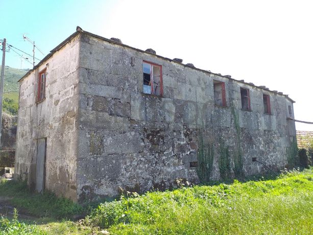 Raiz de Prédios Rústicos e Moradia · Cinfães