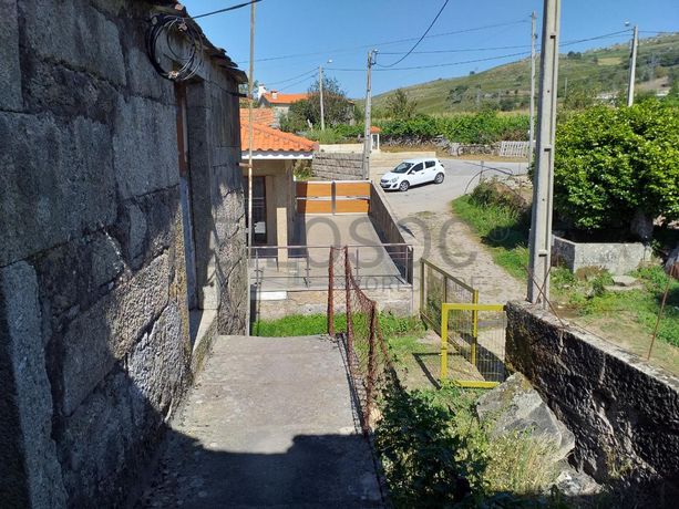 Raiz de Prédios Rústicos e Moradia · Cinfães