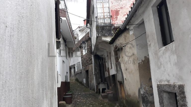 Moradia + Terrenos · Arganil