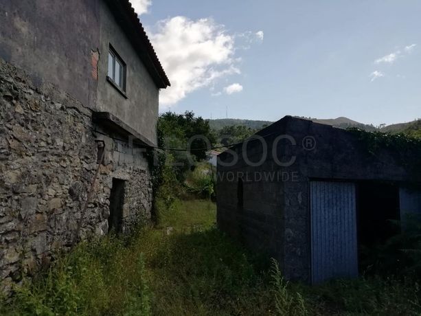 Moradia V2 + Terreno · Valença