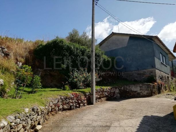 Moradia V2 + Terreno · Valença