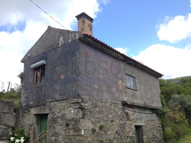 Moradia V2 + Terreno · Valença