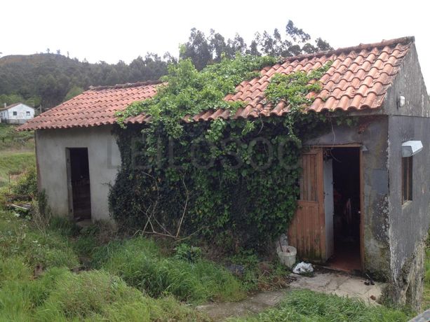 Moradia V2 + Terreno · Valença