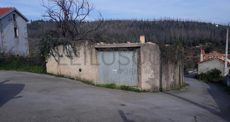 1/3 Moradia (Ruínas) · Penacova - Coimbra