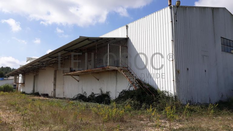 Armazém + Edifício de Escritórios · Soure