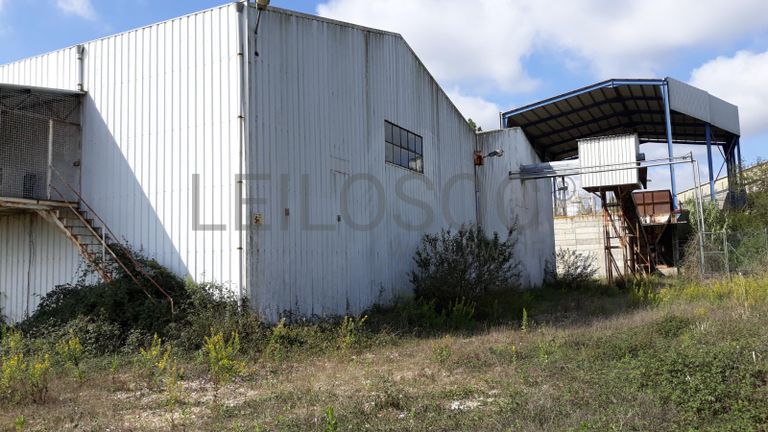 Armazém + Edifício de Escritórios · Soure