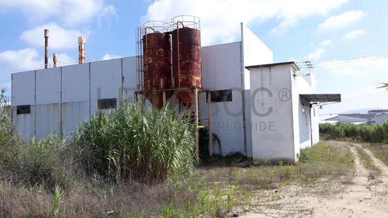 Armazém + Edifício de Escritórios · Soure