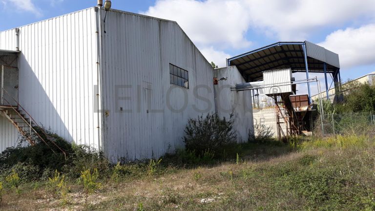 Armazém + Edifício de Escritórios · Soure