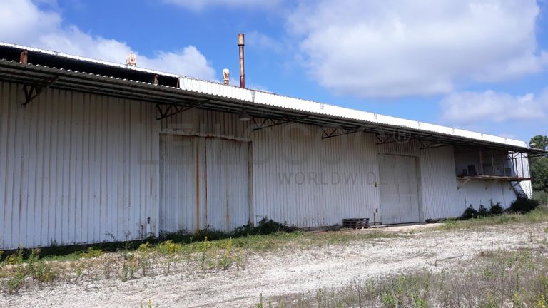 Armazém + Edifício de Escritórios · Soure