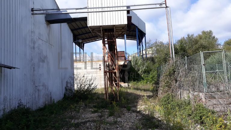 Armazém + Edifício de Escritórios · Soure