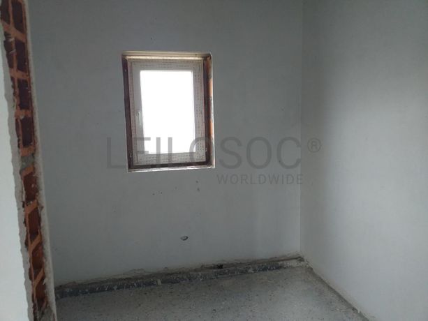 Moradia com Terreno (Benfeitoria) · Sernancelhe, Viseu