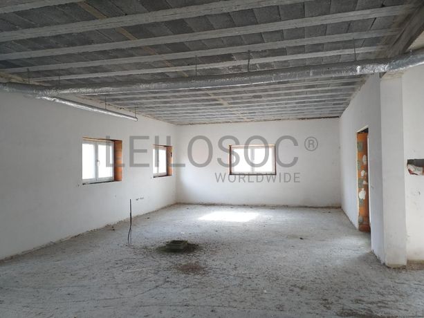 Moradia com Terreno (Benfeitoria) · Sernancelhe, Viseu