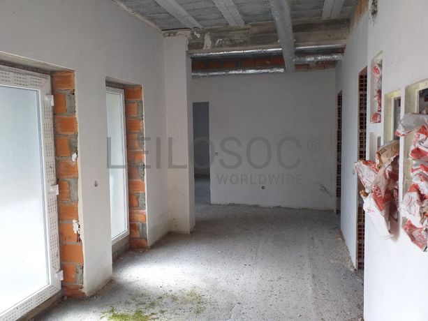 Moradia com Terreno (Benfeitoria) · Sernancelhe, Viseu