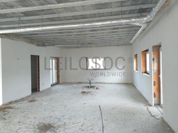 Moradia com Terreno (Benfeitoria) · Sernancelhe, Viseu