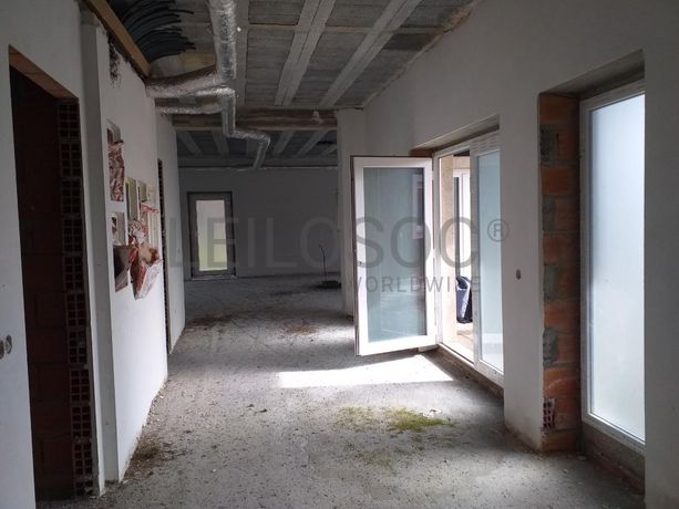 Moradia com Terreno (Benfeitoria) · Sernancelhe, Viseu