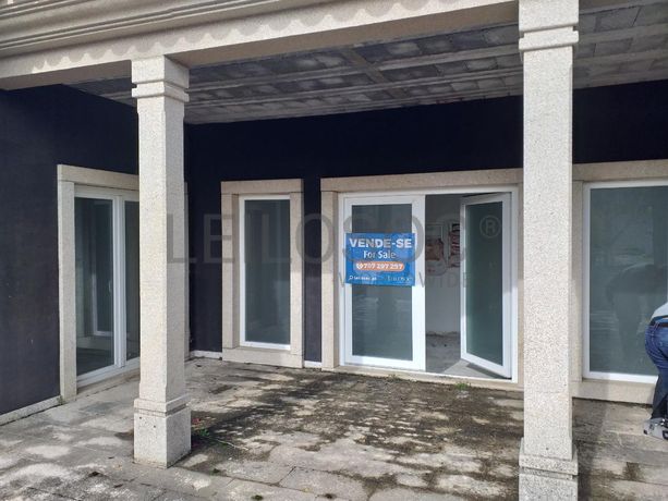 Moradia com Terreno (Benfeitoria) · Sernancelhe, Viseu