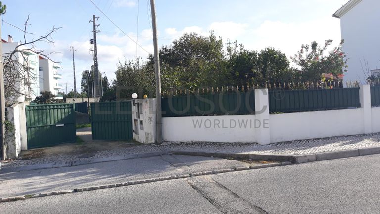 Moradia V5 + Terreno · Marinha Grande