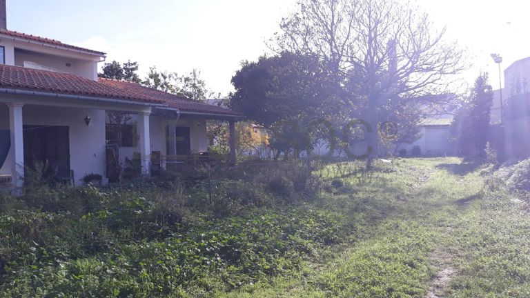 Moradia V5 + Terreno · Marinha Grande