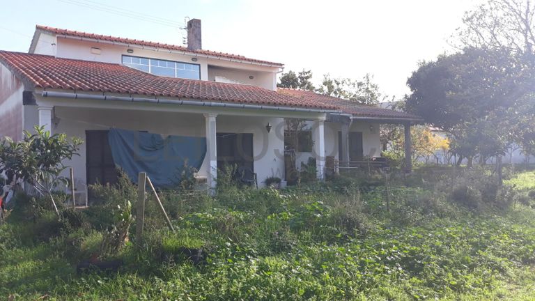 Moradia V5 + Terreno · Marinha Grande