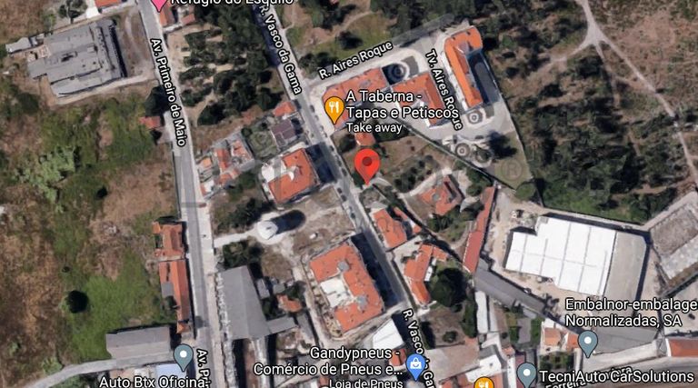 Moradia V5 + Terreno · Marinha Grande