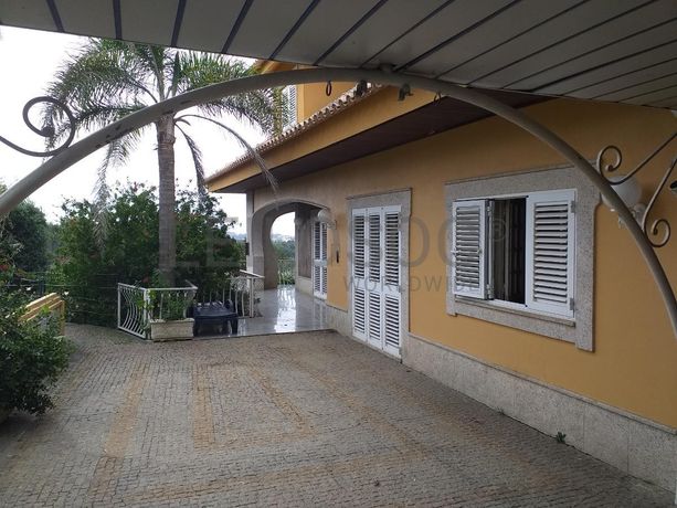 Moradia + Edifício · Vila Nova de Gaia